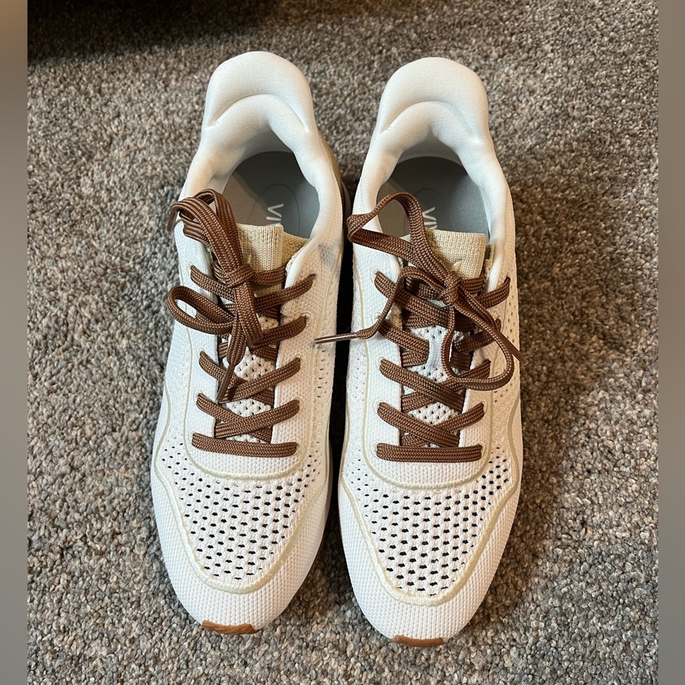VIVAIA Slip On Mesh Sneaker - Picture 2 of 8